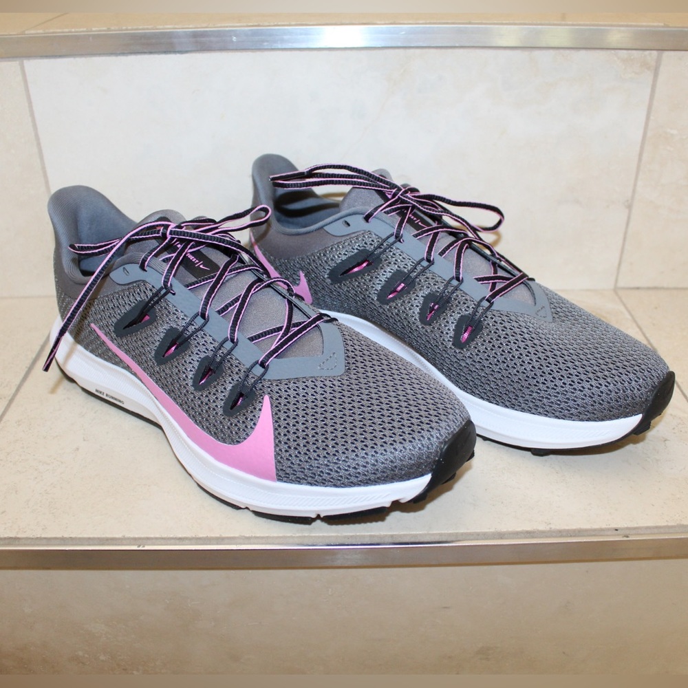 Nike Quest running shoes (women’s 9.5)